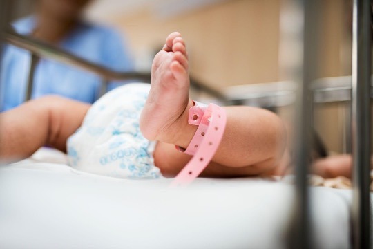 newborn leg in hospital